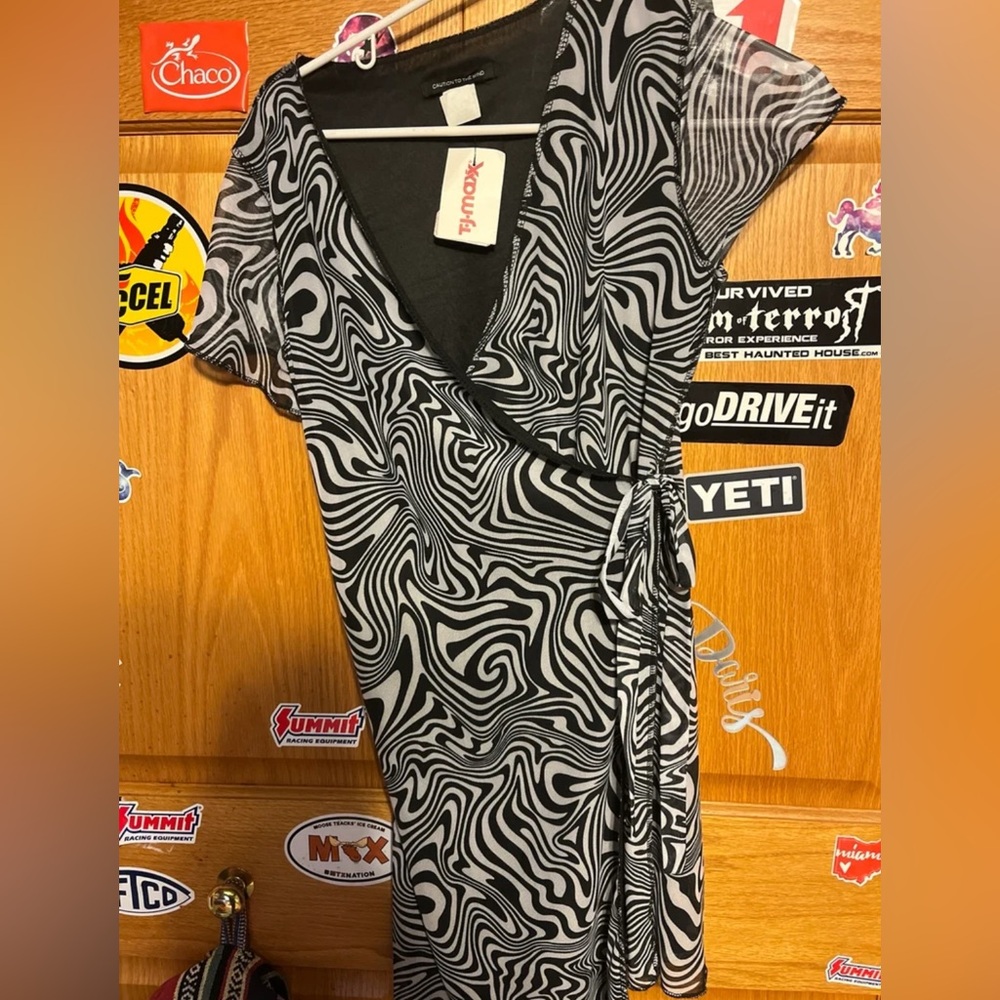 trippy wrap dress